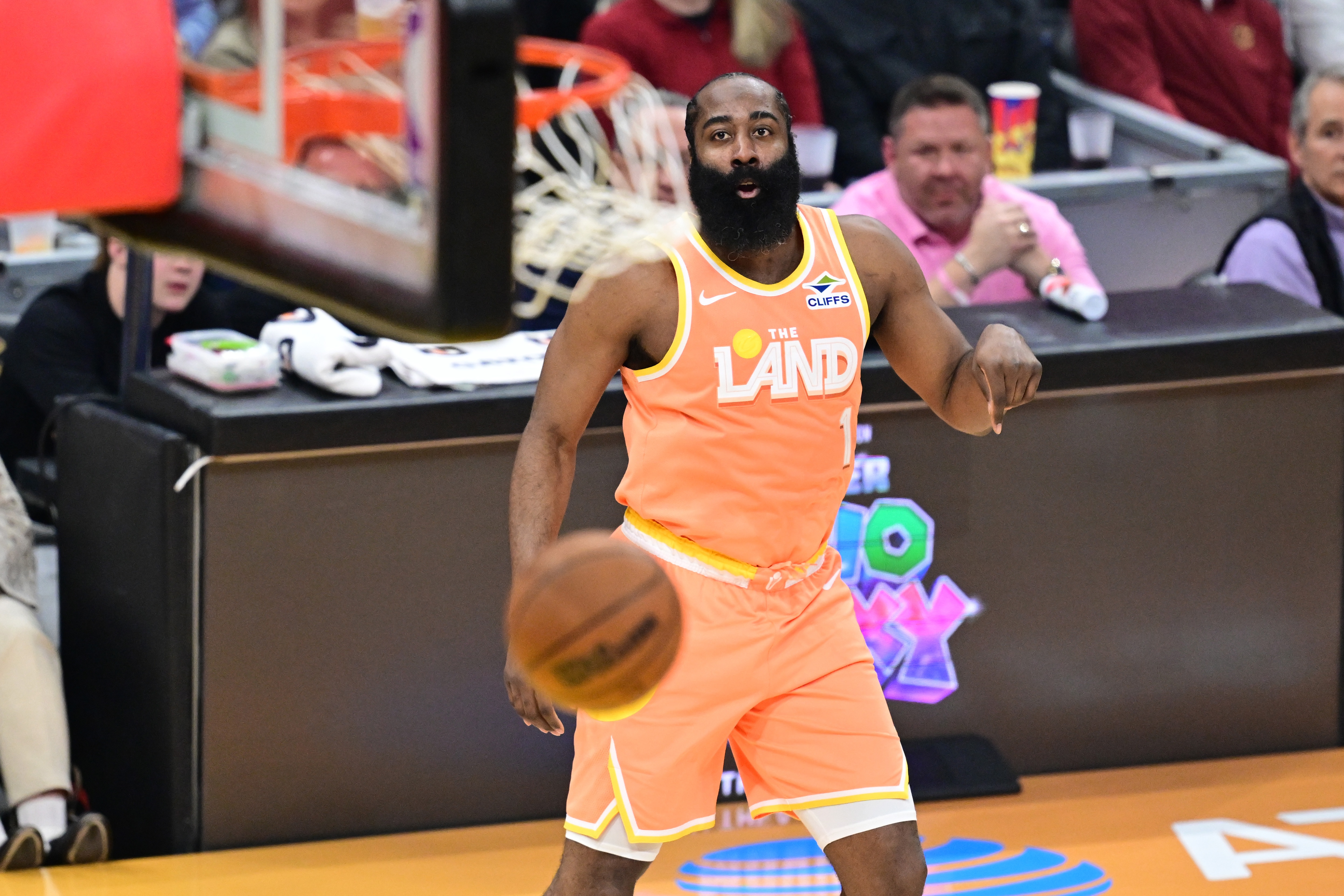 开云下载-哈登说自己运气不好？路威：今年他没任何借口了 一切都对他有利